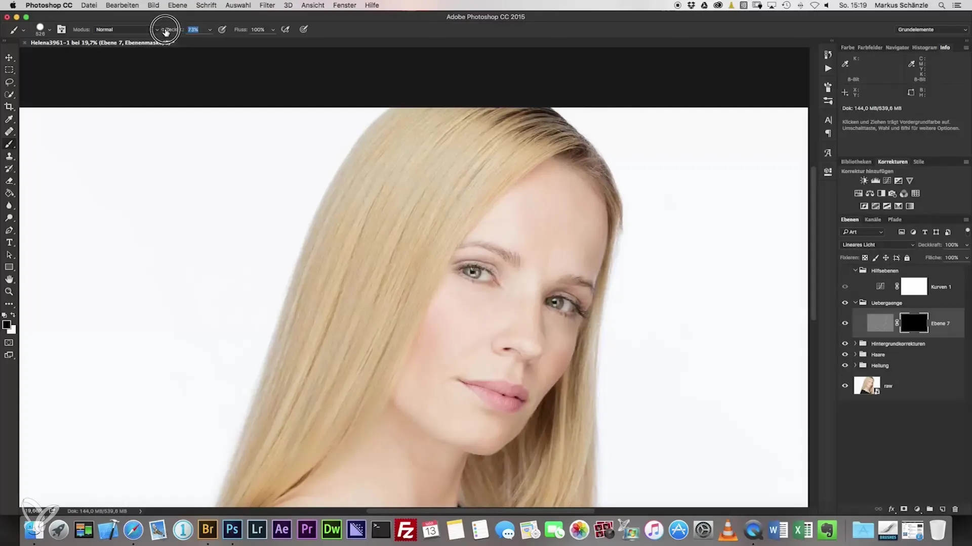 Perfect headshot photography with gentle transitions Perfect headshot photography with soft transitions