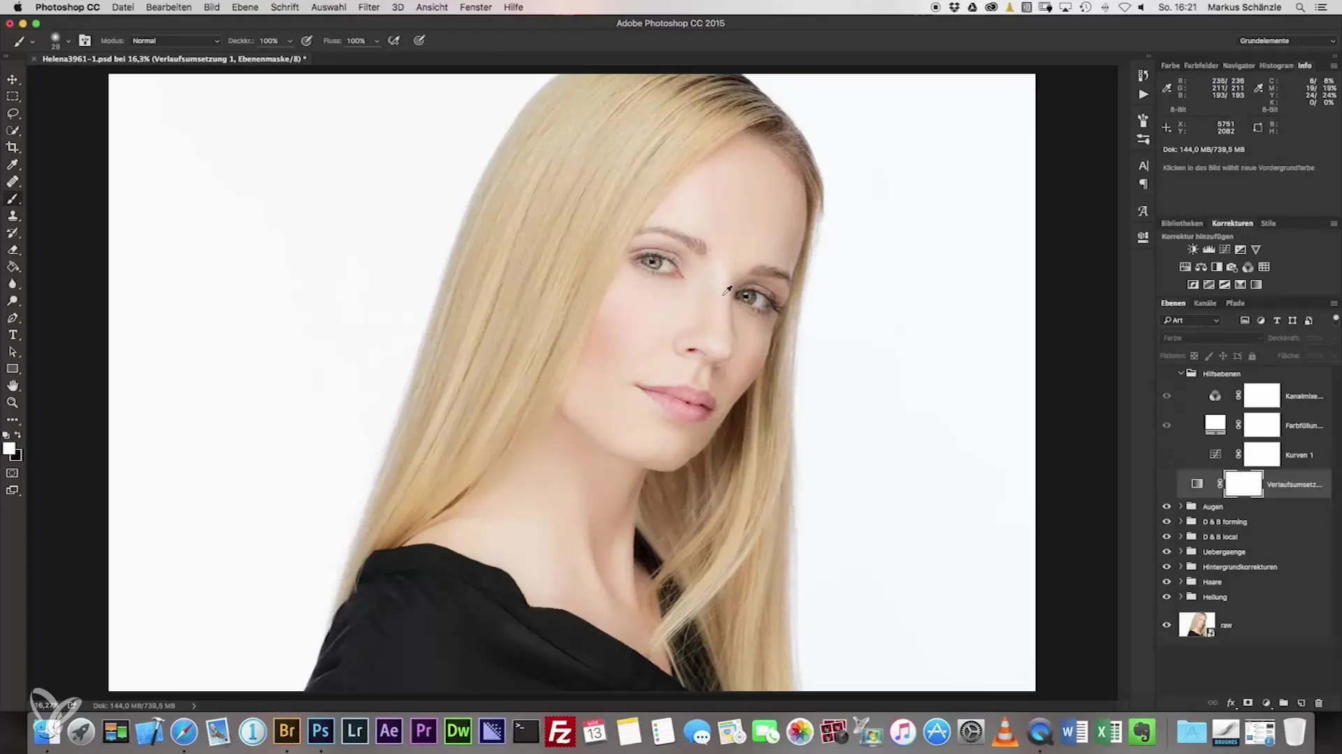 Harmoniously adjust skin tones - Headshot photography Harmoniously adjust skin tones - Headshot photography