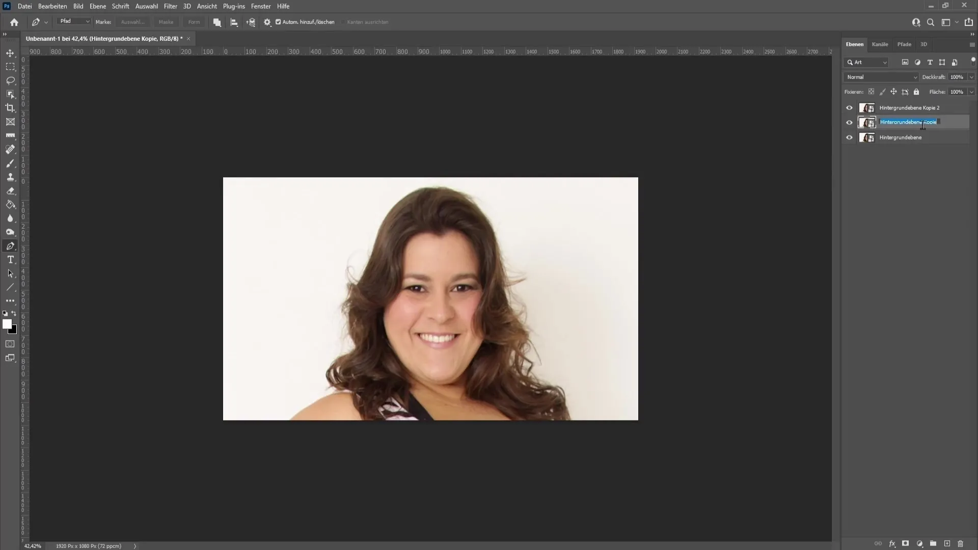 Rimuovere il doppio mento in Photoshop passo dopo passo