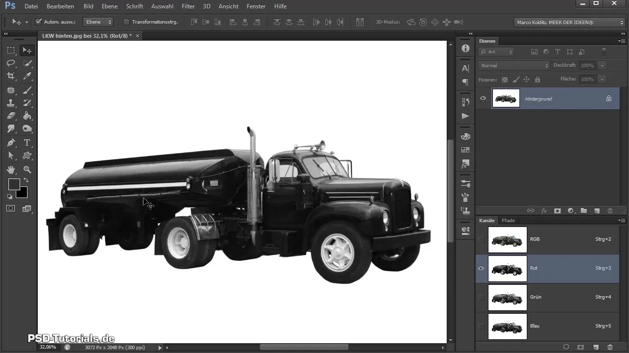 Isolare il serbatoio di un camion con Photoshop Rimuovere il serbatoio di un camion con Photoshop