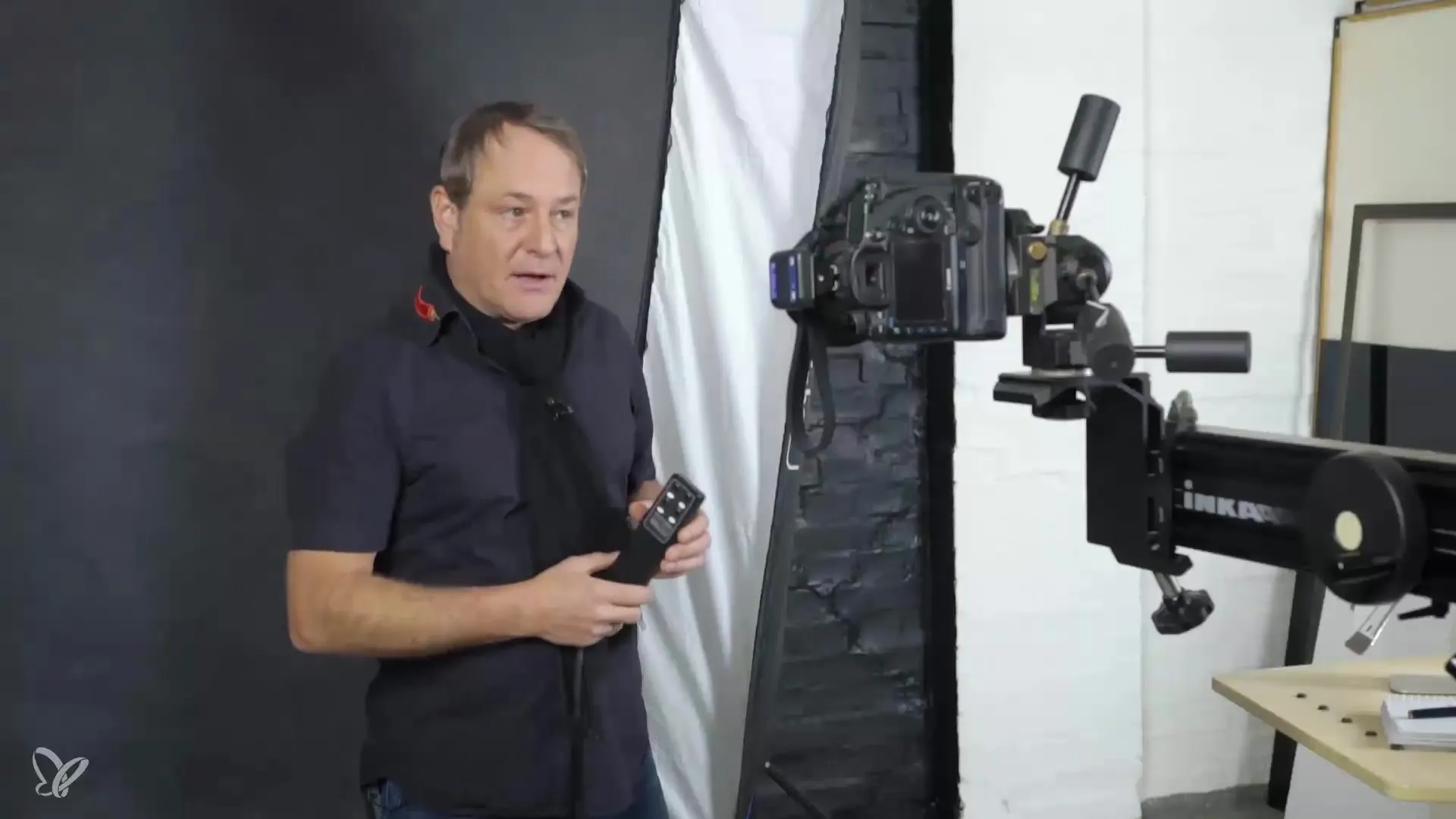 Lichtgestaltung für klassische Aktfotografie im Studio Lichtgestaltung für klassische Aktfotografie im Studio