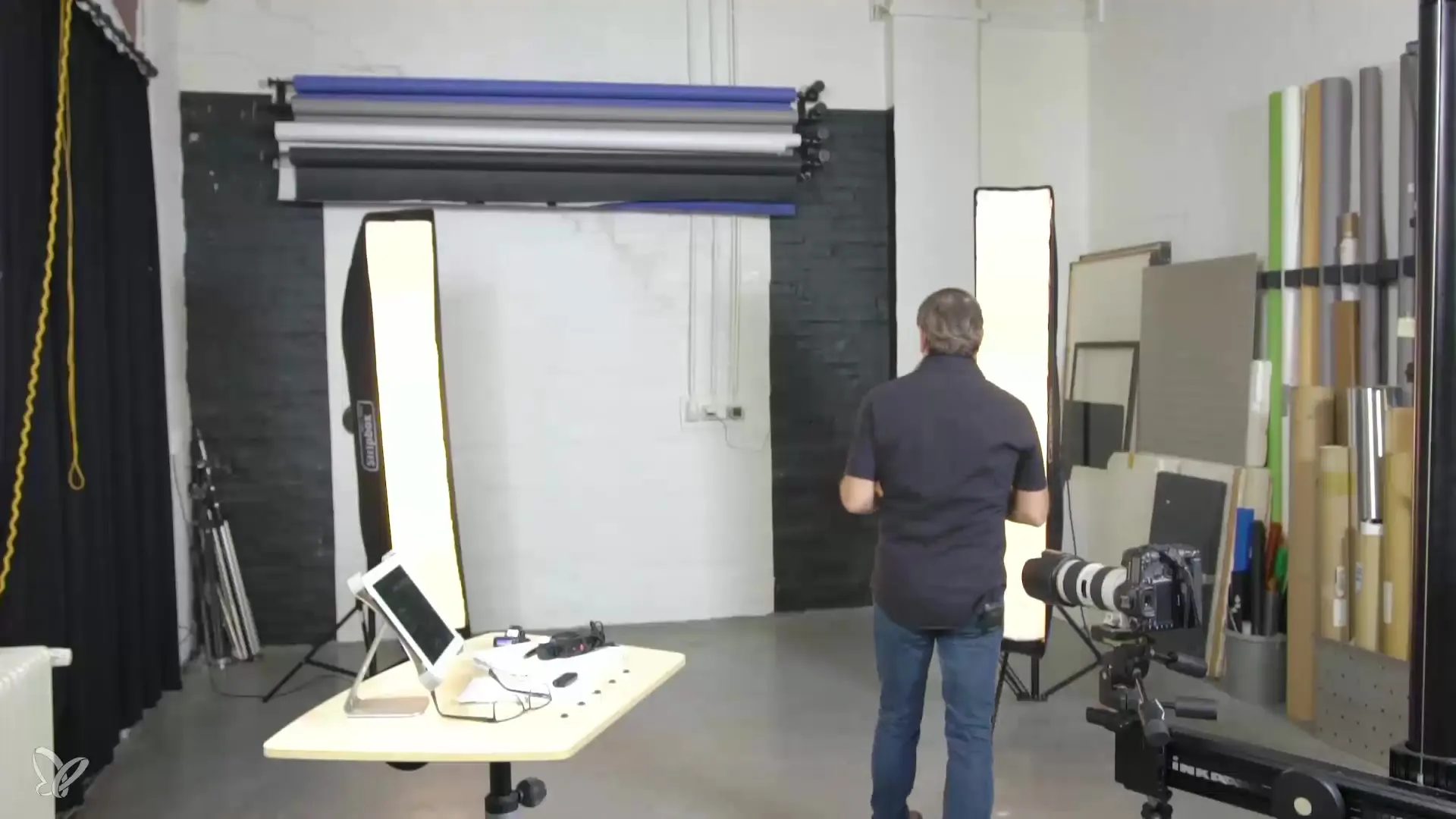 Flexible lighting setup for creative nude photography Flexible lighting setup for creative nude photography