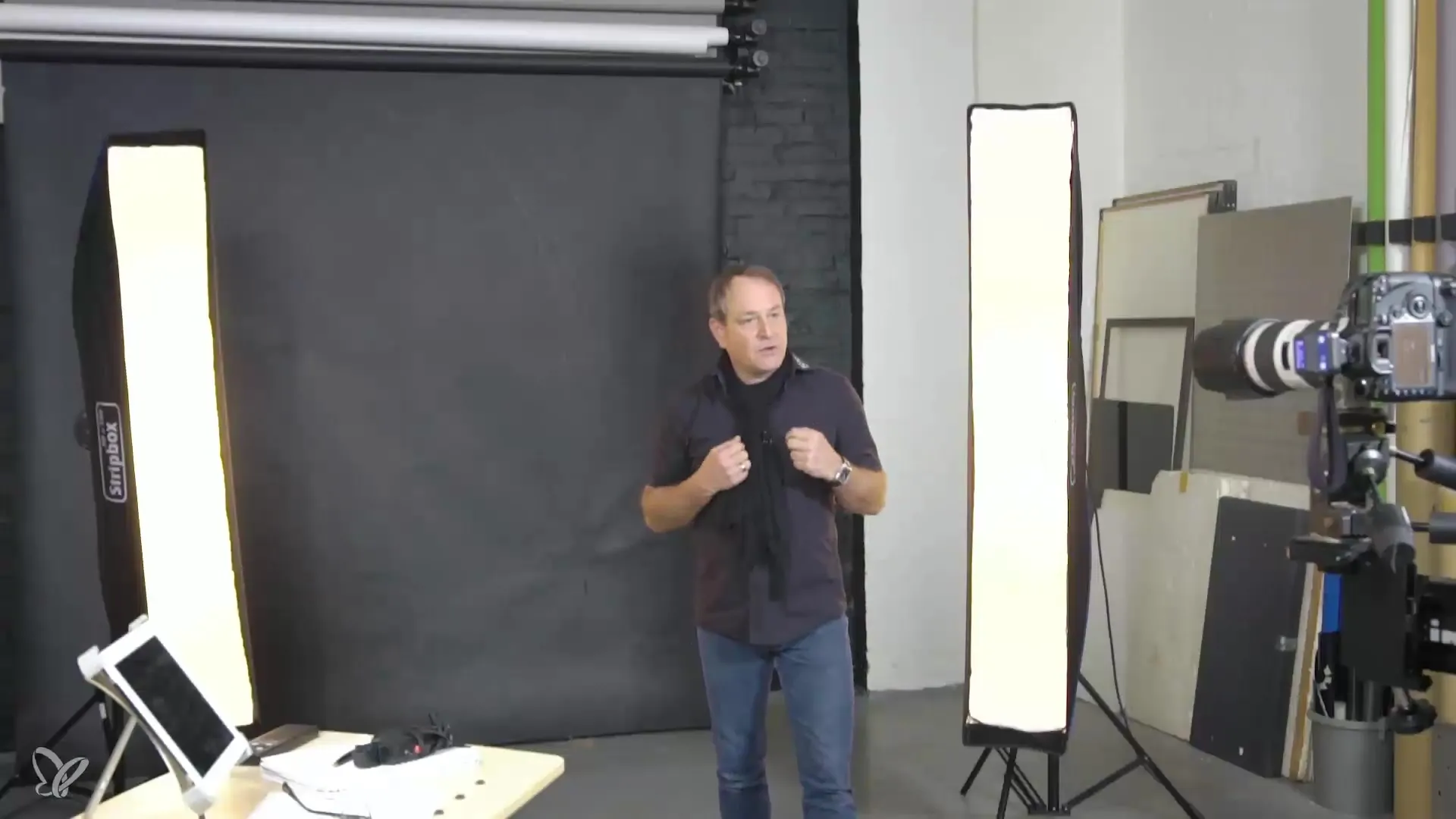 Flexible lighting setup for creative nude photography Flexible lighting setup for creative nude photography