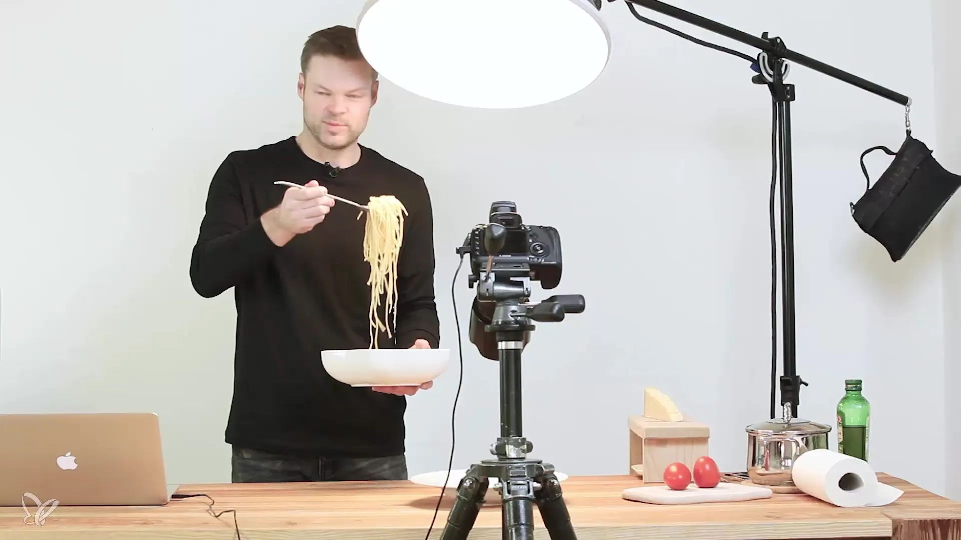 Perfekte Food-Fotografie – Teller Spaghetti ansprechend präsentieren Perfekte Food-Fotografie – Teller Spaghetti ansprechend präsentieren
