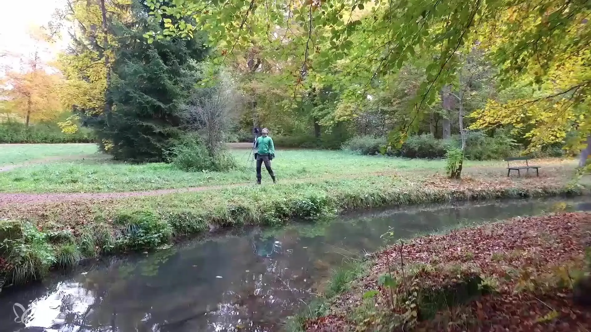 Fesselnde Herbstfotografie – Brücke am Fluss kreativ inszenieren Fesselnde Herbstfotografie – Brücke am Fluss kreativ inszenieren