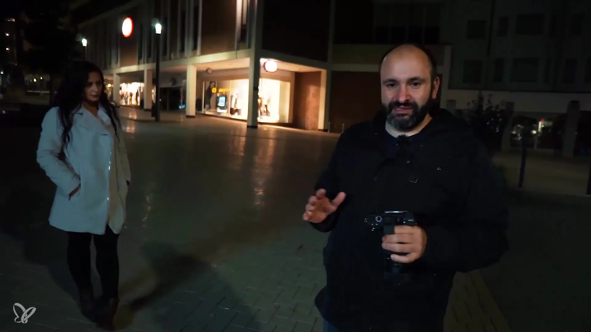 Creative night photography: Flash and long exposure time create images