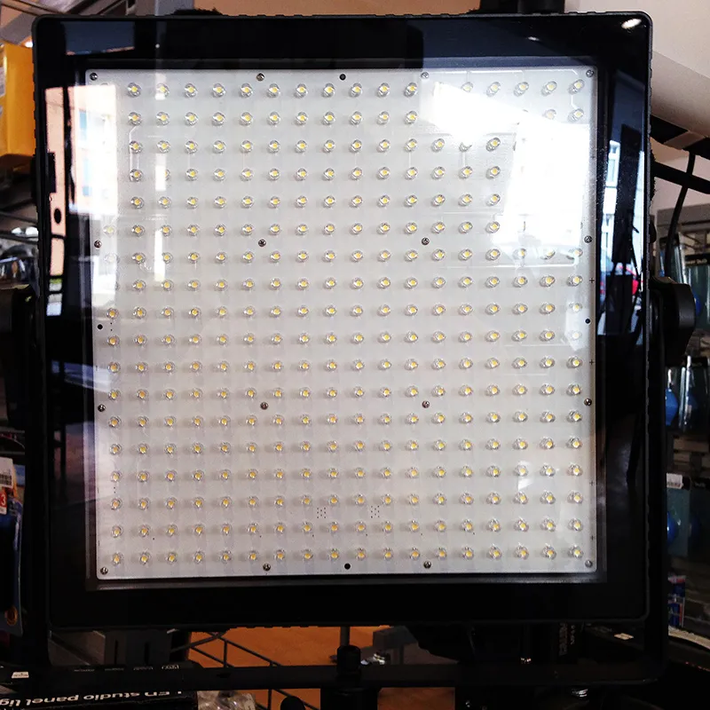 Tecnología de iluminación profesional y control de la iluminación: Parte 3 - Fuentes de luz relevantes para la fotografía profesional (?)