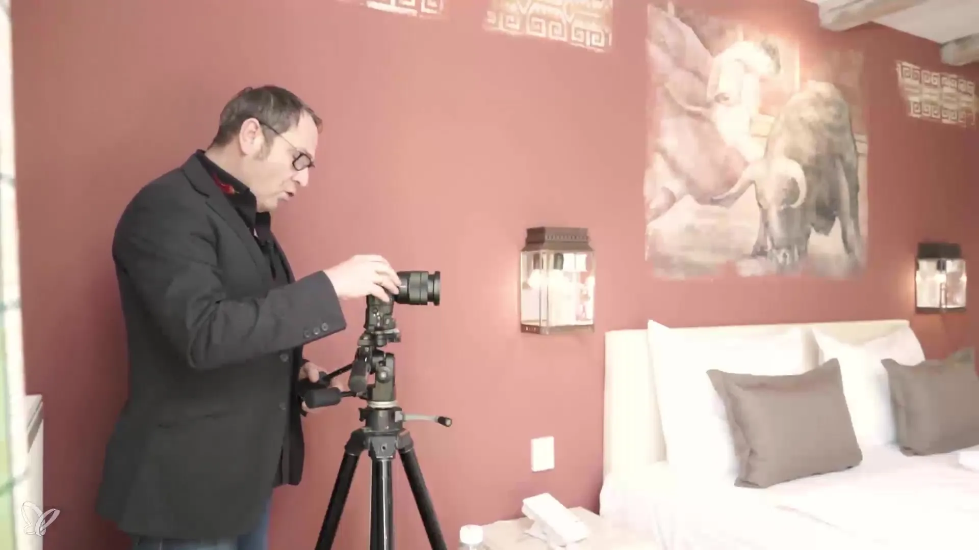 Hotel photography efficiently: Utilize perspectives in the small room