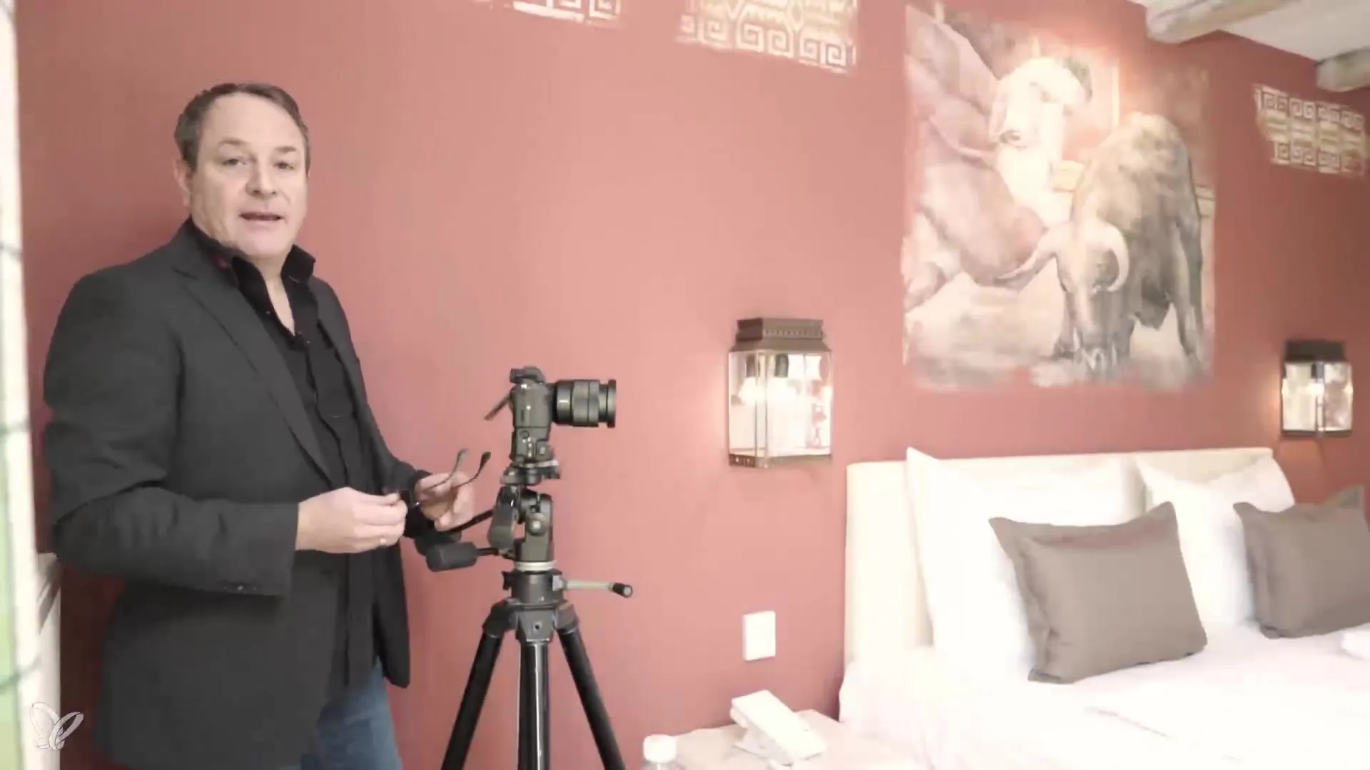 Hotel photography efficiently: using perspectives in a small room