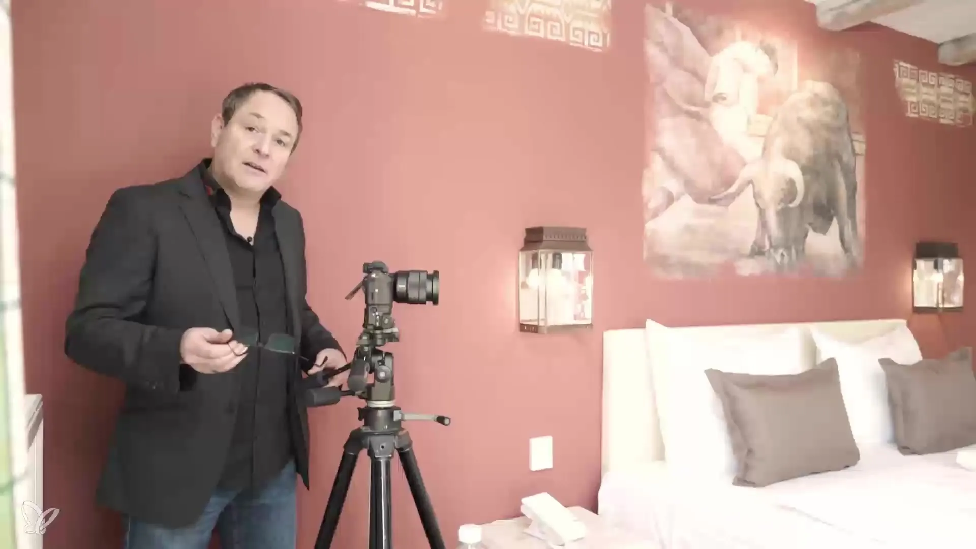 Hotel photography efficiently: Utilize perspectives in the small room