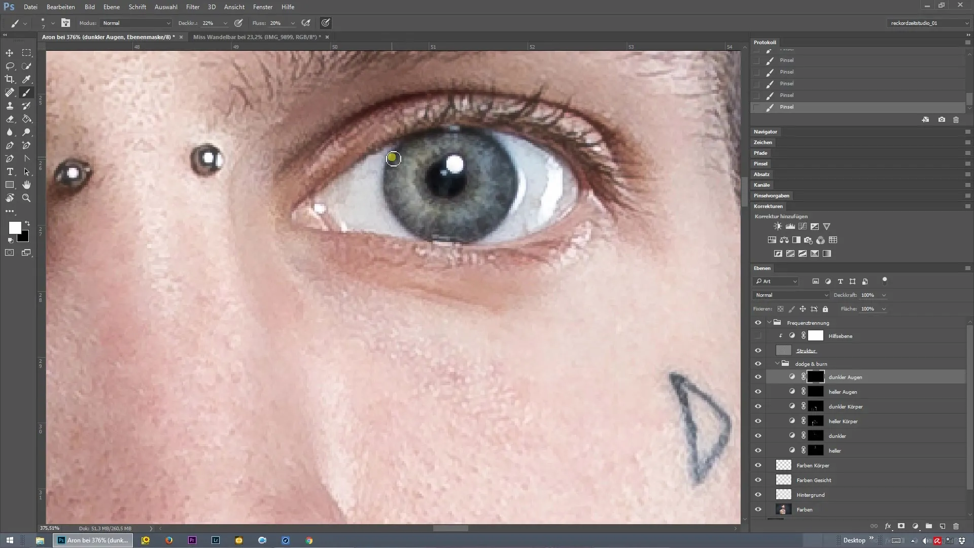 Highlight radiant eyes - frequency separation in Photoshop