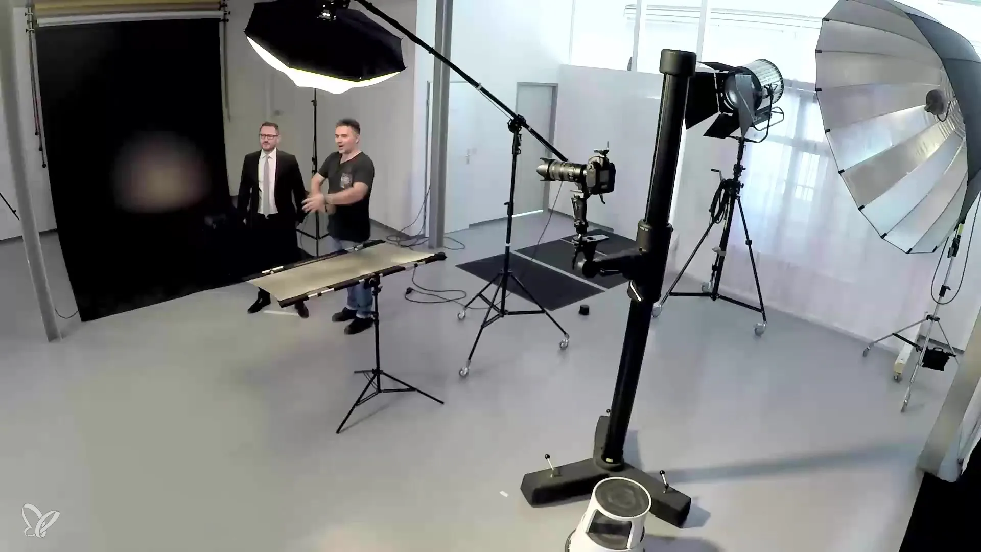 Optimal lighting and outfit for business portraits