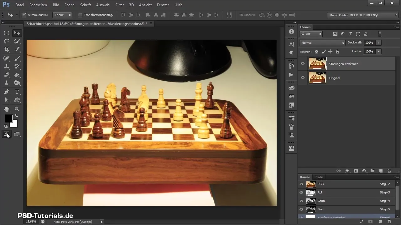 Joc de șah în Photoshop - Corectare tablă de șah și decupare