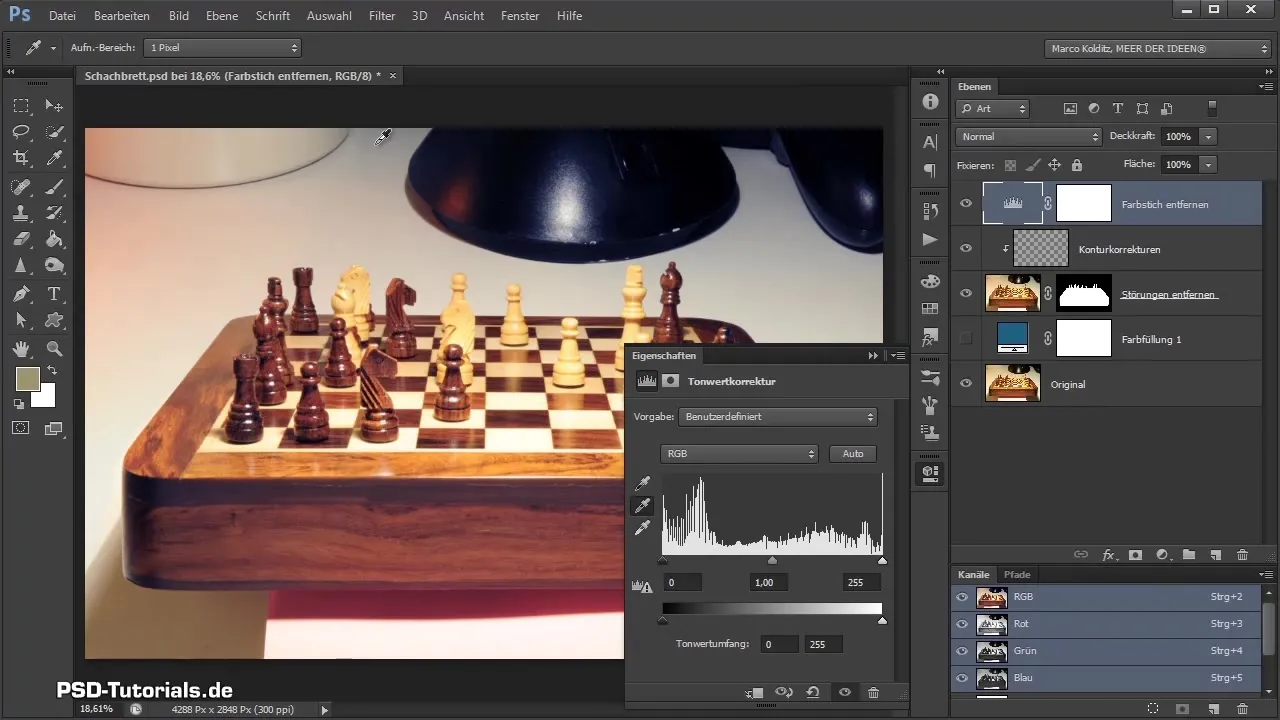 Joc de șah în Photoshop - Corectarea tablei de șah și decuparea