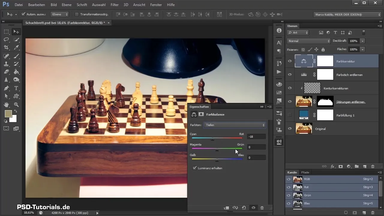 Joc de șah în Photoshop - corectare tablă de șah și decupare