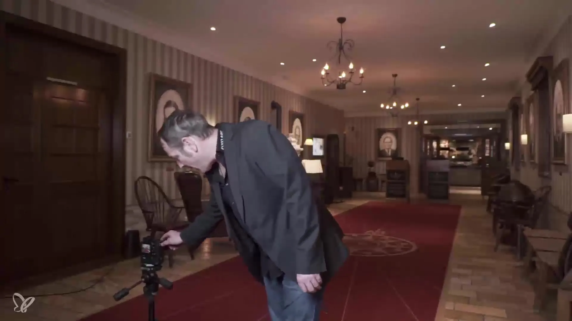 Hotel photography: Intentionally use motion blur