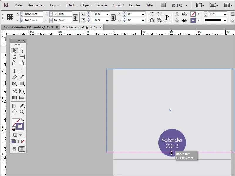 Mendesain kalender foto termasuk halaman depan di Adobe InDesign