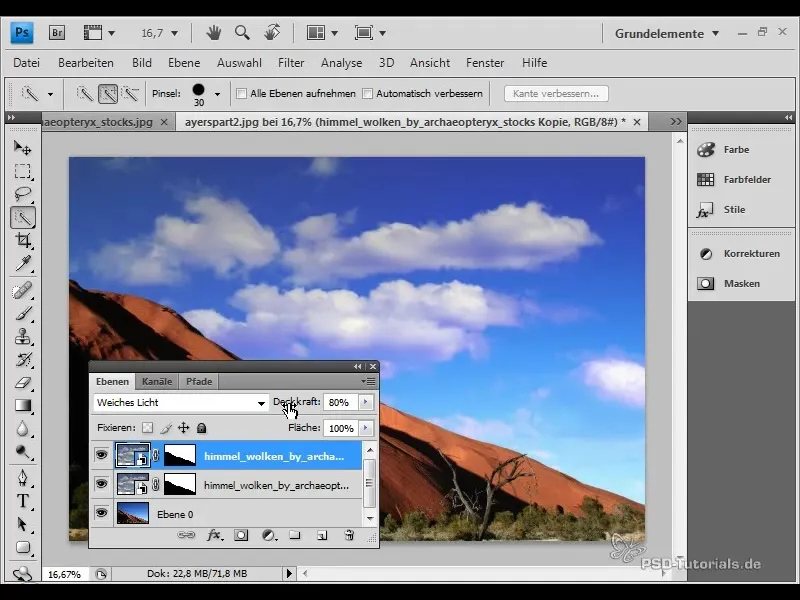 Himmeldesign i Photoshop - Intensiver blåfarge og legge til skyer