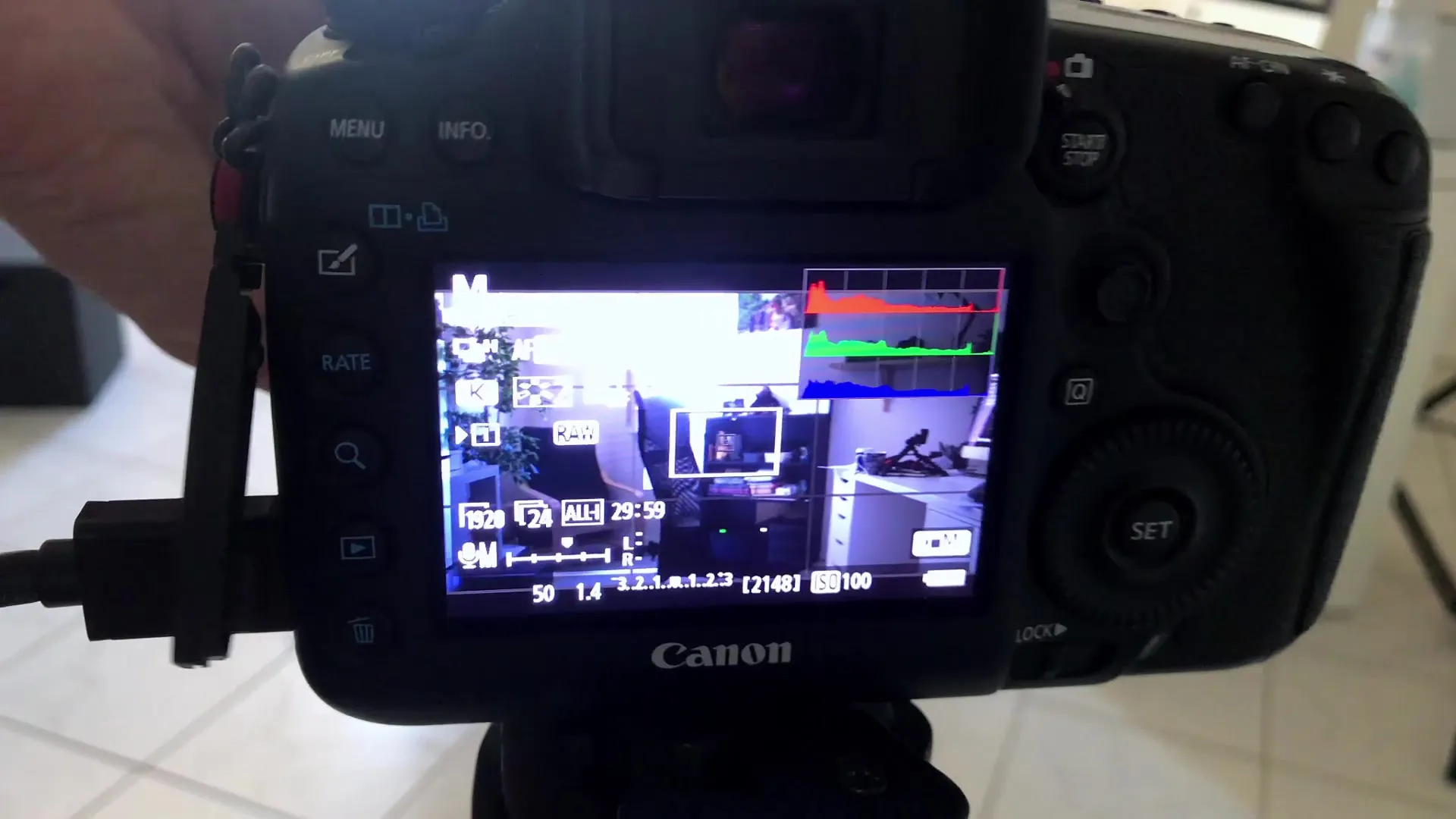 Manual focusing in videography Manual focusing in videography